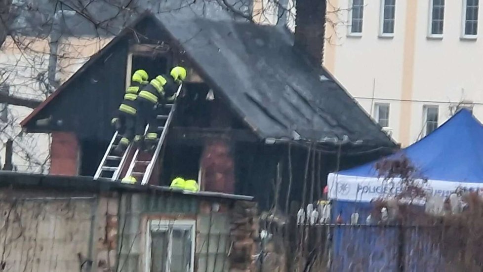 Vyšetřování požáru domku v zahradní kolonii v Předlicích (18. 02. 2023)