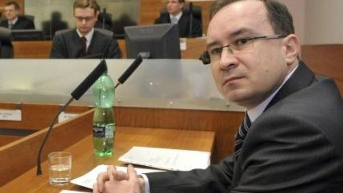 Předseda Dělnické strany Tomáš Vandas u Nejvyššího správního soudu v Brně, kde začalo 11. ledna řízení o druhém vládním návrhu na rozpuštění jeho strany.