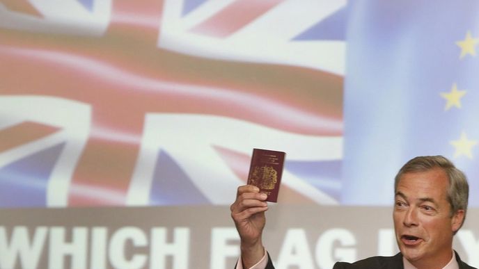 Předseda euroskeptické strany UKIP Nigel Farage