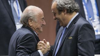 Blatter s Platinim nesmějí kvůli korupci osm let působit ve fotbale