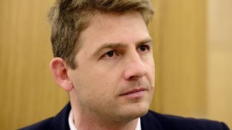 Mach se chce jako náměstek Schillerové soustředit na úspory. Miliardy si slibuje od zeštíhlení úřadů Mach se chce jako náměstek Schillerové soustředit na úspory. Miliardy si slibuje od zeštíhlení úřadů