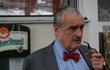 Karel Schwarzenberg se svou neodmyslitelnou dýmkou.