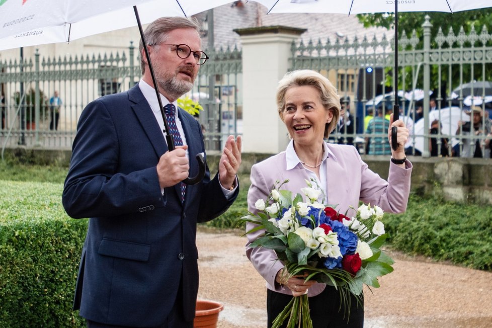 Zahájení českého předsednictví: Premiér Petr Fiala (ODS) a předsedkyně EK Ursula von der Leyenová(1. 7. 2022)