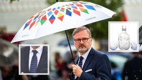 České předsednictví: Karafy, kravaty i propisky za miliony. Čím obdarováváme delegáty?