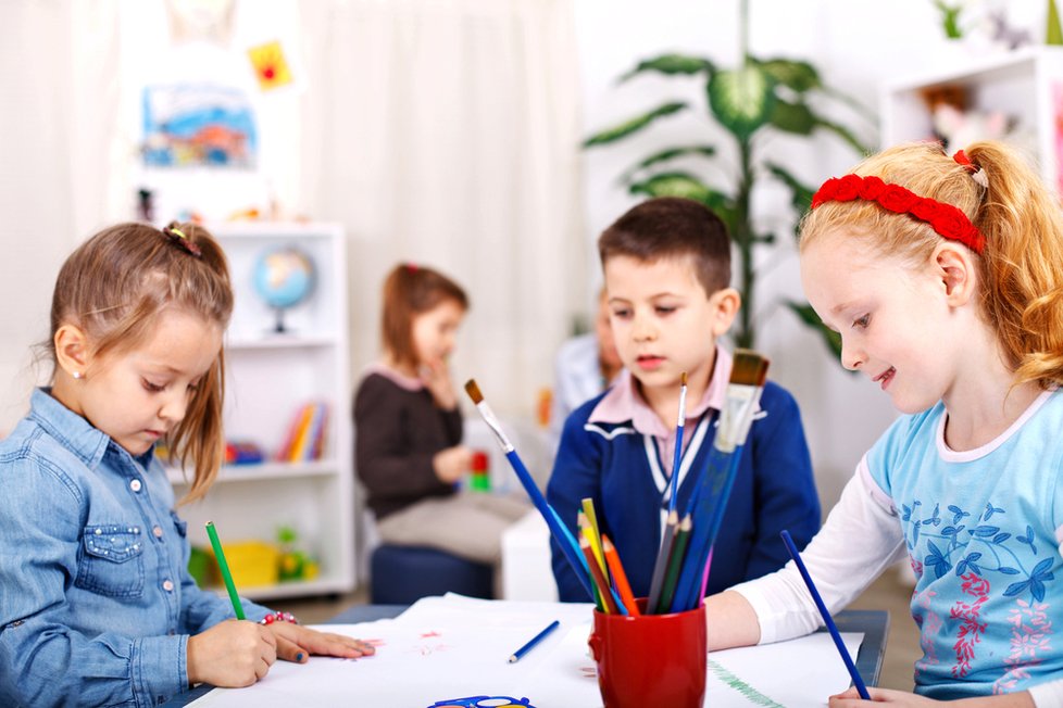 Rodiče dětí, které chtějí požádat o odsunutí školní docházky o rok, musí k žádosti předložit posudek z pedagogicko-psychologické poradny a potvrzení od lékaře či psychologa