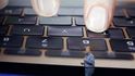 Představení nového MacBooku, viceprezident Phil Schiller Představení nového MacBooku, viceprezident Phil Schiller