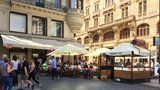 Prodej na ulici a žádné poplatky za předzahrádky: Praha vyjde podnikatelům vstříc, schválili zastupitelé