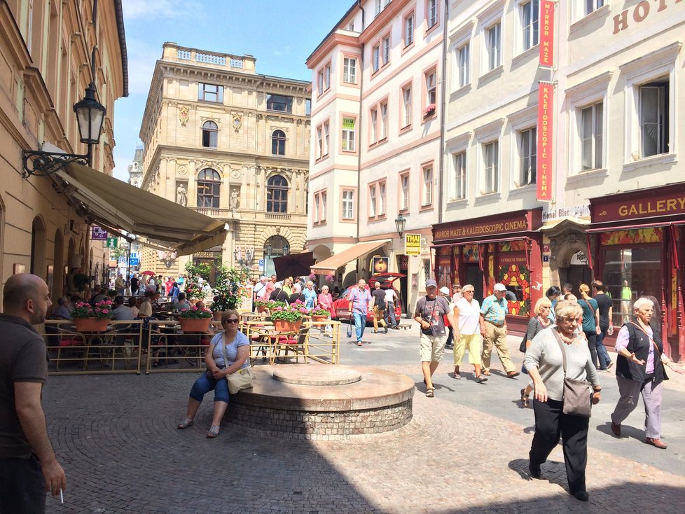 Praha opět odpustí restauracím nájem za předzahrádky