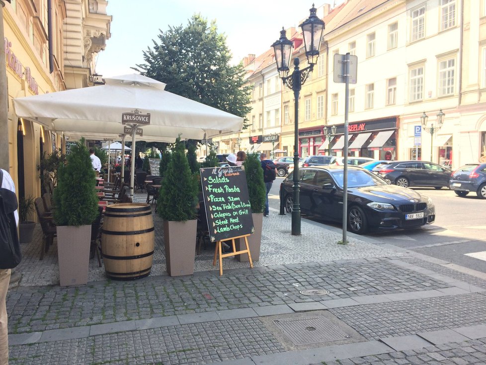 Praha opět odpustí restauracím nájem za předzahrádky