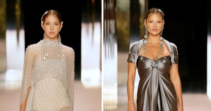 Kate Moss se se svojí dcerou Lily ukázala na stejném přehlídkovém mole.