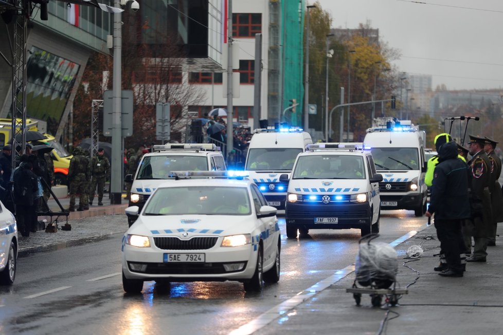 Martin Hrinko koordinoval přehlídku a ukázku policejních sil a prostředků v rámci Dne oslav 100 let vzniku ČSR v Praze na Evropské třídě 28. 10. 2018.