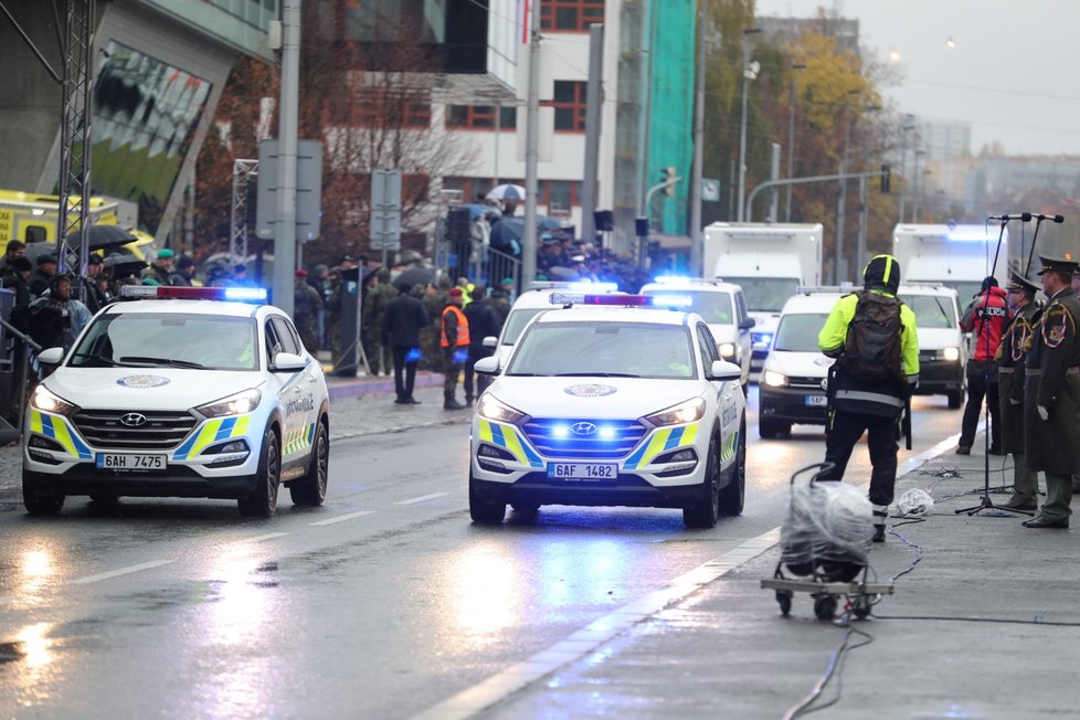 Martin Hrinko koordinoval přehlídku a ukázku policejních sil a prostředků v rámci Dne oslav 100 let vzniku ČSR v Praze na Evropské třídě 28. 10. 2018.