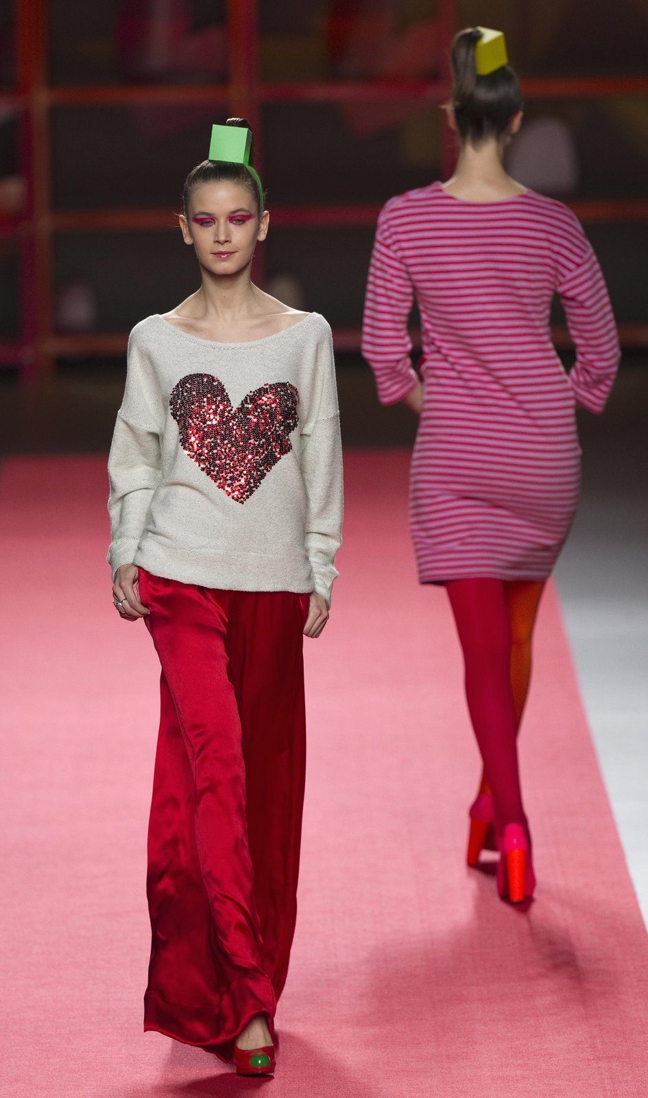 Agatha Ruiz de la Prada, kolekce na podzim/zimu roku 2012, se během Mercedes Benz Fashion Weeku také ispirovala Valentýnem!