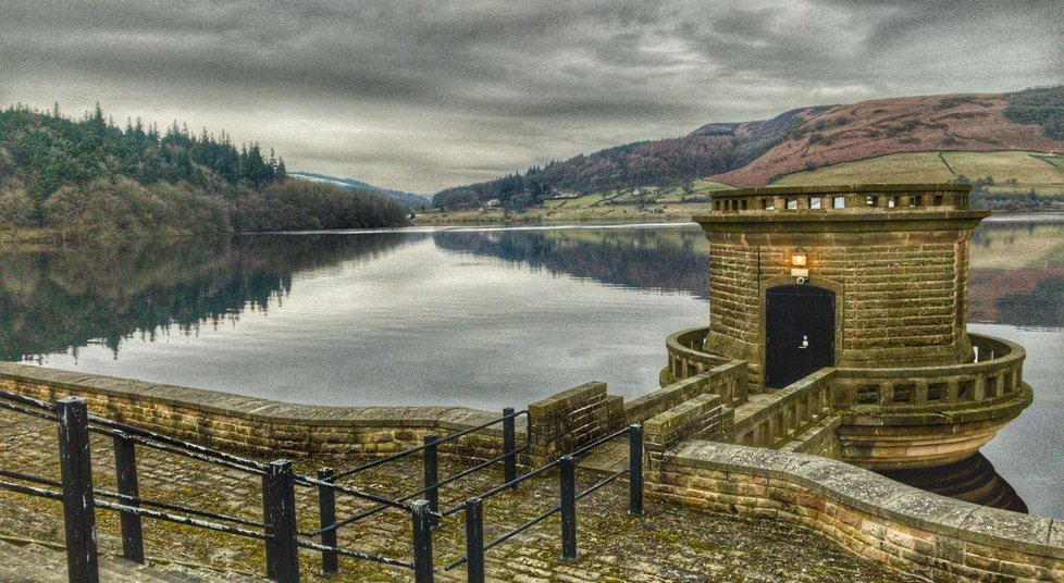 Přehrada Ladybower