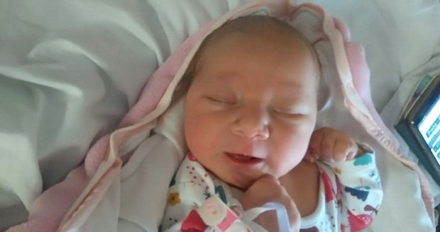 Malá Vaneska z Břeclavska se už má k světu. Její tatínek perfektně zvládl překotný porod s pomocí operátorky na lince 155.