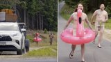 To tady ještě nebylo! Forejt a Kašpárek v Souboji na talíři přijdou o šaty a málem se utopí v bažině