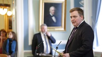 Panama Papers dostihly i premiéra Islandu. Napřed chtěl rozpustit parlament, záhy podal demisi