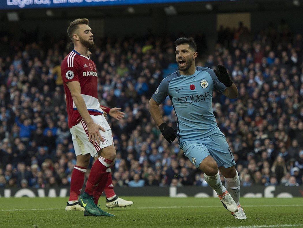 Útočník Manchesteru City Sergio Agüero se proti Middlesbrough prosadil