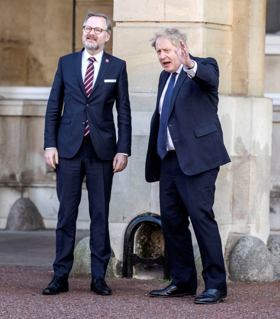 Premiéři Petr Fiala a Boris Johnson v Londýně.