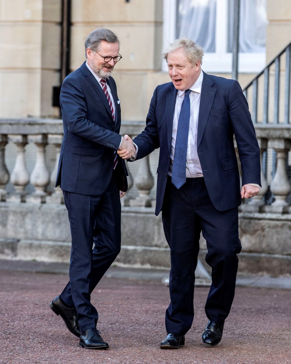 Premiéři Petr Fiala a Boris Johnson v Londýně.