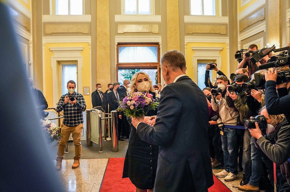 Exministr Andrej Babiš (ANO) při předávání své funkce (17. 12. 2021)