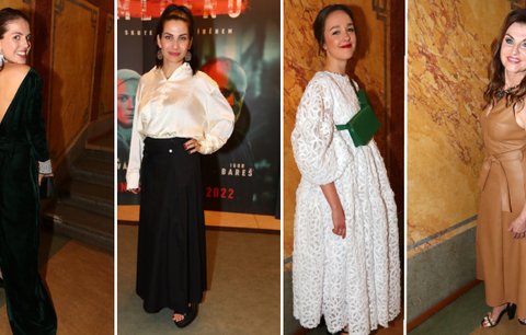 »Promlčená« krása! Cudná Decastelo i elegantní soudkyně Barbara na premiéře... A přišel i Kajínek