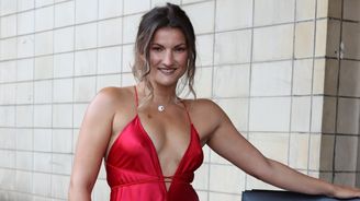 Velikost 38 je normální. Nechte ženská těla na pokoji! říká Eliška Soukupová Velikost 38 je normální. Nechte ženská těla na pokoji! říká Eliška Soukupová