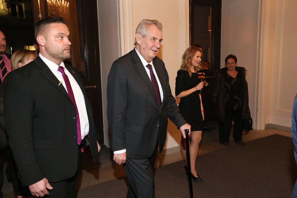 Premiéra muzikálu Čas růží - Miloš Zeman