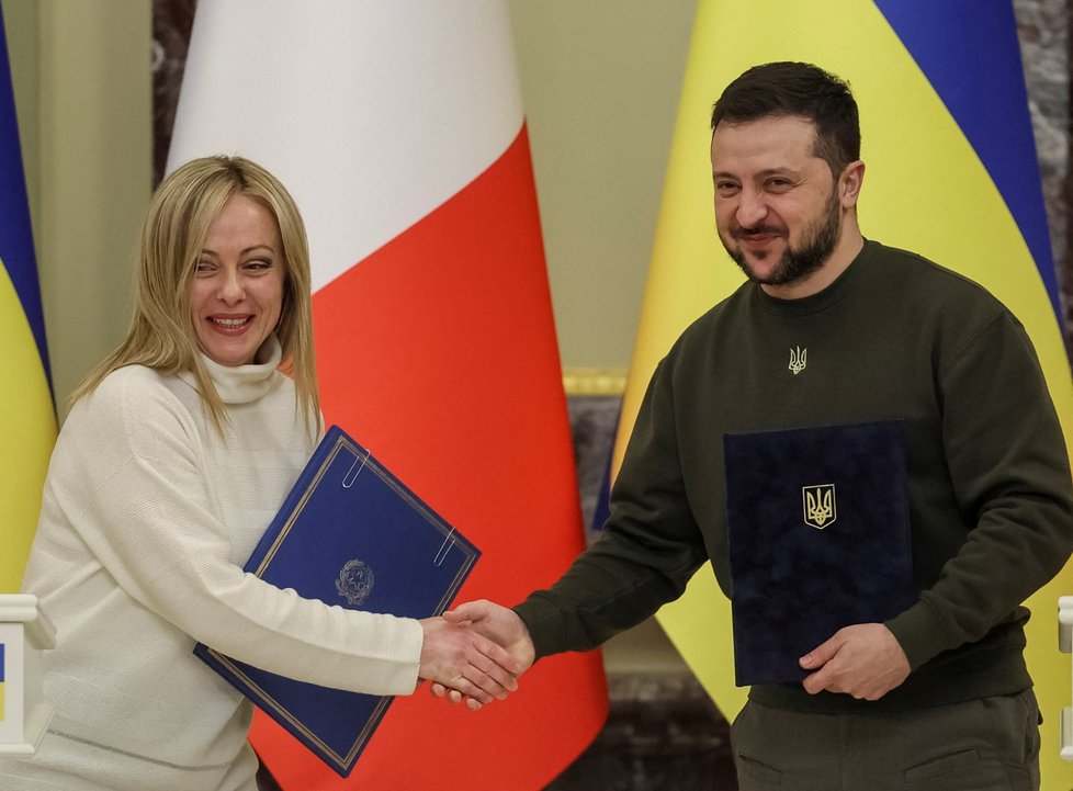 Volodymyr Zelenskyj přivítal italskou ministerskou předsedkyni Giorgiu Meloniovou (21. 2. 2023).