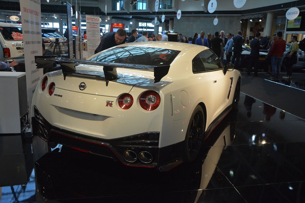 Monstaka GT-R35 vypadá skoro jako obyčejný Nissan GT-R ale jen velmi málo supersportů dosahuje ďábelštějšího zrychlení