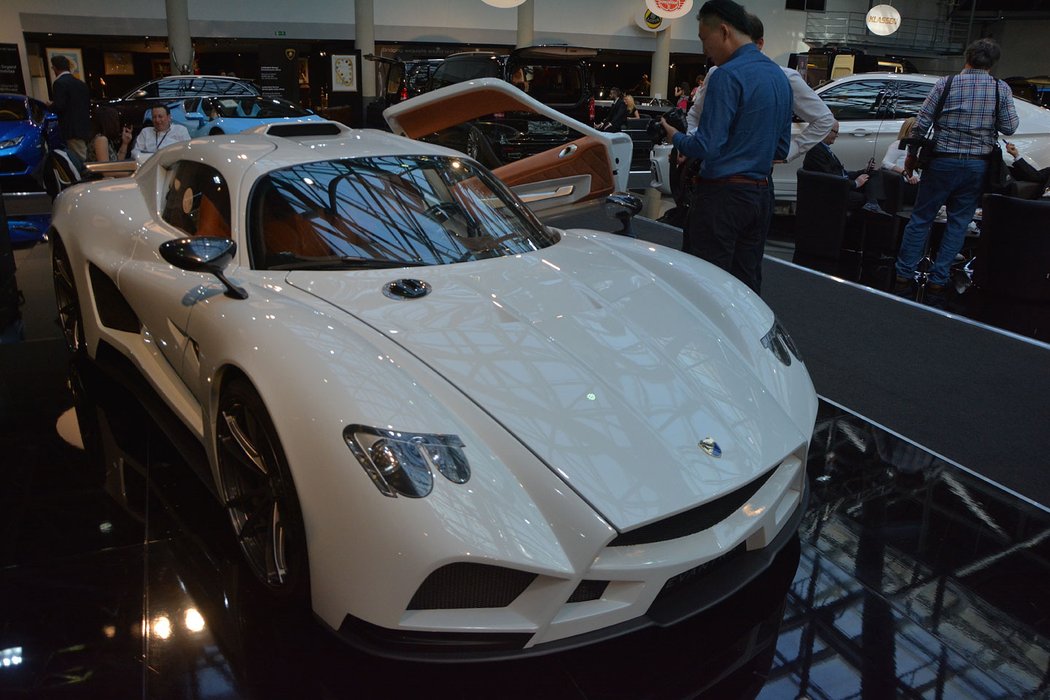 Mazzanti  Automobili Evantra včetně temperamentního italského majitele rodinné společnosti