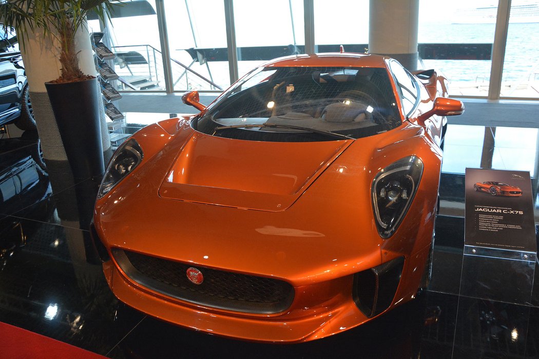 Jaguar  C-X75 ze Spectre