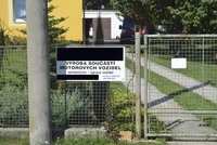 Vrazi z Horusic stále unikají: Policie hledá svědky mezi fanoušky