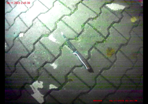 Nůž, kterým lupič ohrožoval mladou ženu v centru Brna