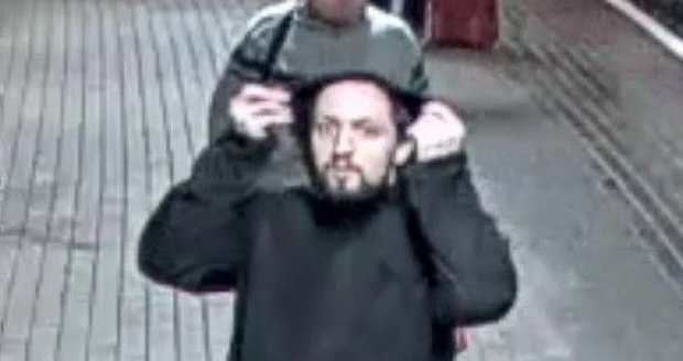 Policie hledá tohoto muže v souvislosti s přepadením čtyř žen v Ostravě.