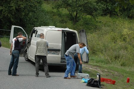 2006 - Policisté ohledávají přepadenou dodávku