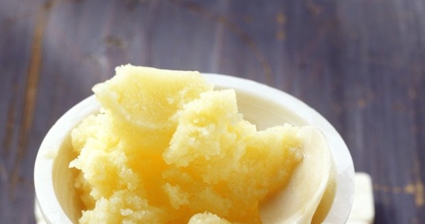 Přepuštěné máslo neboli ghí je jedna z nejstarších superpotravin na světě.