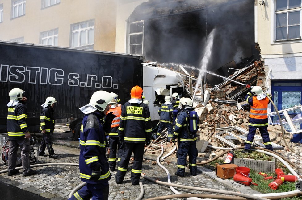 Hasiči byli na místě okamžitě. Zrovna se vraceli z jiného požáru