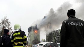 Dvanáctipatrový dům v Prešově 6. prosince poničil výbuch plynu a požár. Při neštěstí zemřelo nejméně sedm lidí.