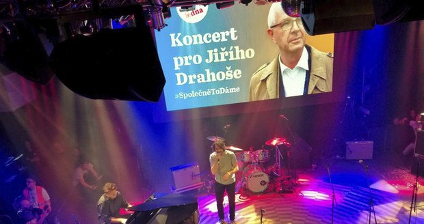 Dan Bárta na koncertě na podporu prezidentského kandidáta Jiřího Drahoše.