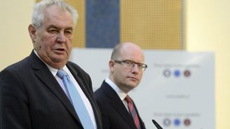 Zeman chce do etické komise donašeče StB, Sobotka jmenování nepodepíše