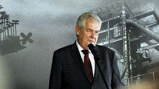 O prolomení limitů by měla rozhodnout nová vláda, tvrdí Zeman