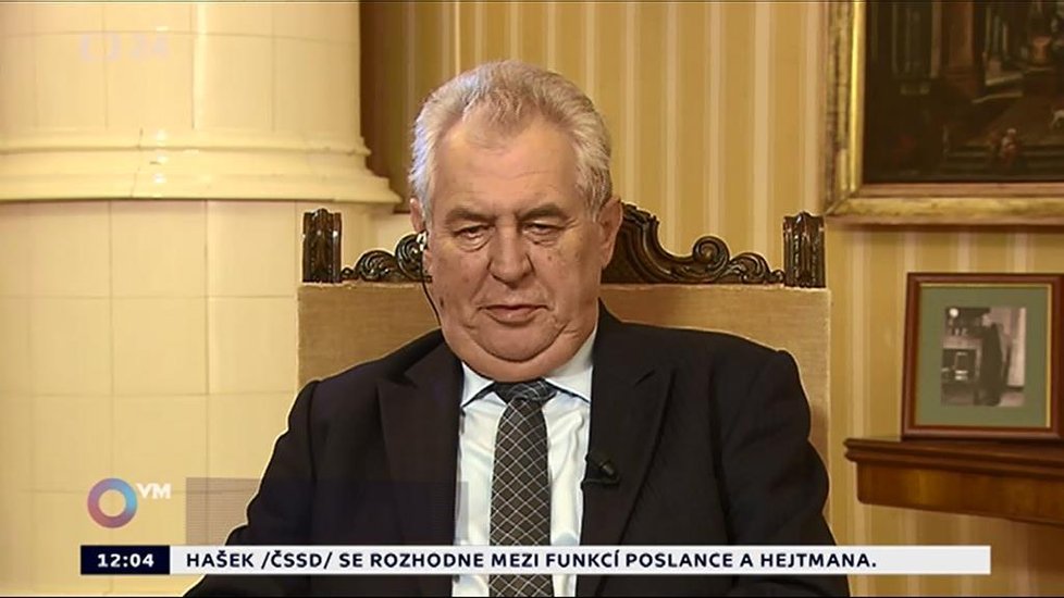 Miloš Zeman jako host Otázek Václava Moravce v prvním povolební rozhovoru nepůsobil příliš ve formě.