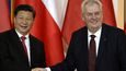 Prezident Miloš Zeman (vpravo) a jeho čínský protějšek Si Ťin-pching se 29. března na Pražském hradě setkali s novináři
