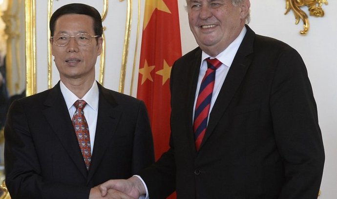 Prezident Miloš Zeman (vpravo) se setkal 28. srpna na Pražském hradě s prvním čínským vicepremiérem Čang Kao-liem