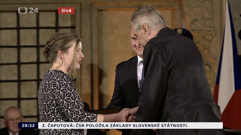 Prezident Miloš Zeman udělil Řád Bílého lva Bohuslavu Ečerovi (28. 10. 2019)