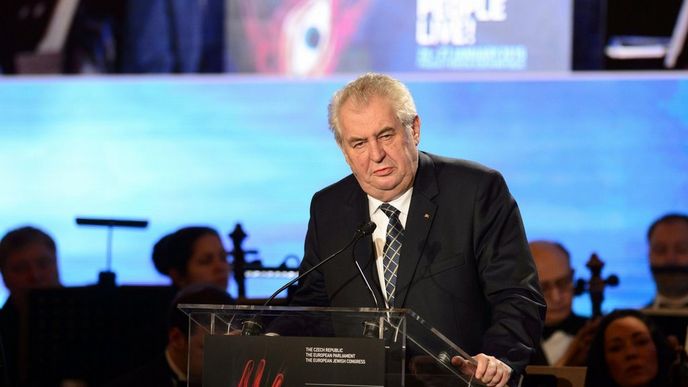 Prezident Miloš Zeman vyzval 27. ledna na pražské konferenci k výročí konce holokaustu ke sjednocené ozbrojené akci proti teroristům. Vedena by měla být na mezinárodní úrovni pod Radou bezpečnosti OSN, své síly by měli vyslat pokud možno všichni stálí členové rady.