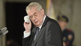 Zeman umírá na rakovinu, tvrdil politik. Hrad si stěžuje, že policie případ odkládá