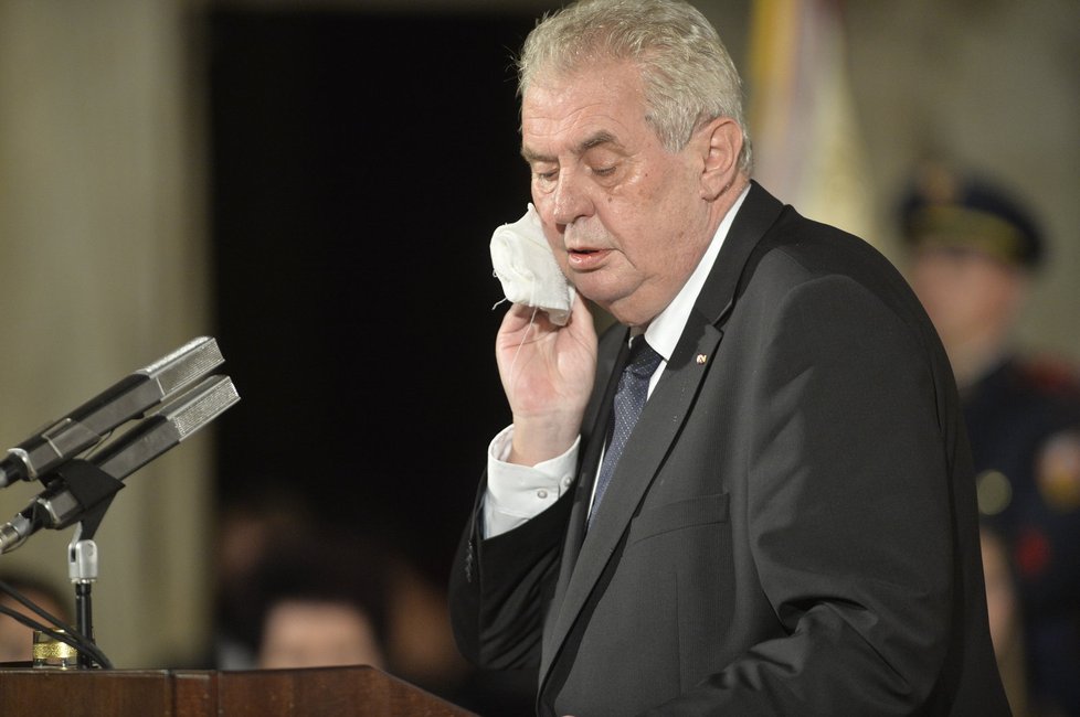 Brněnský politik Svatopluk Bartík nespáchal trestný čin, když v roce 2017 na facebooku napsal, že prezident Miloš Zeman má rakovinu a zbývá mu pár měsíců života. Státní zástupce zamítl stížnost Hradu proti odložení trestního oznámení