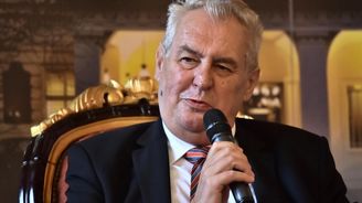 Zeman: Zvyšování platů při nedostatku pracovních sil je logické